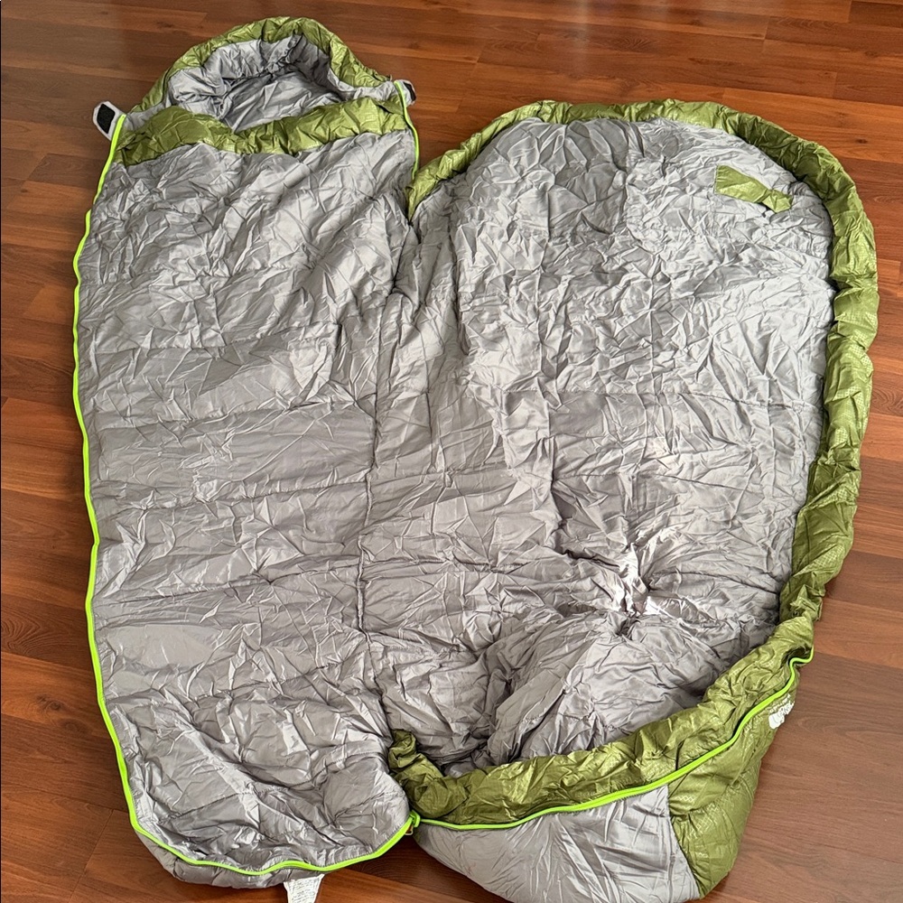 The North Face Aleutian 0’ Olive and Silver Double Sleeping Bag